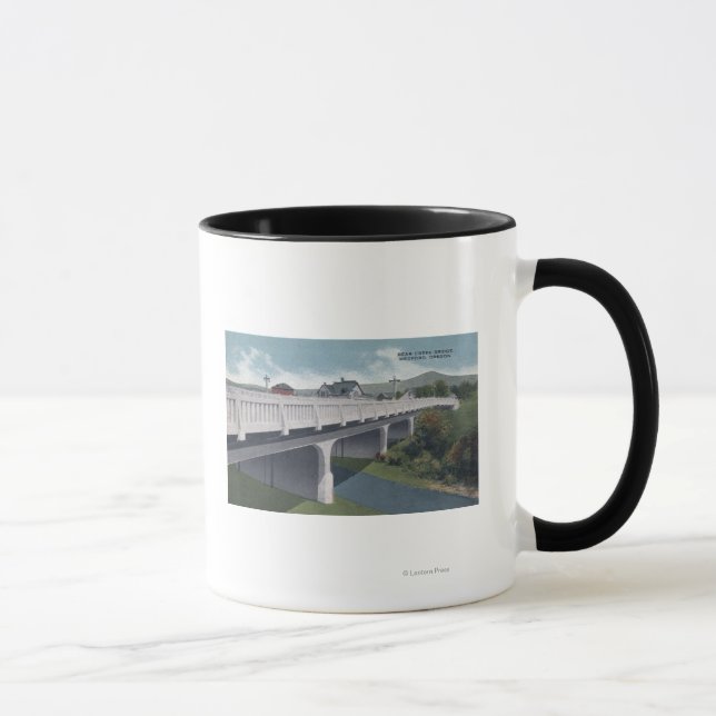 Medford, Oregon - Bear Creek Briek View Tasse (Rechts)