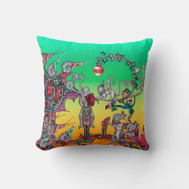 MEDIEVAL BESTIARY WAR, KNIGHTS, GIANT SNAILS Green Kissen (Vorderseite)