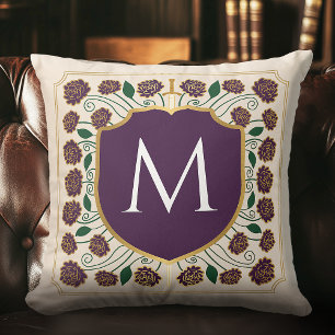 Medieval Schwert Schild Monogramm Aubergine Kissen