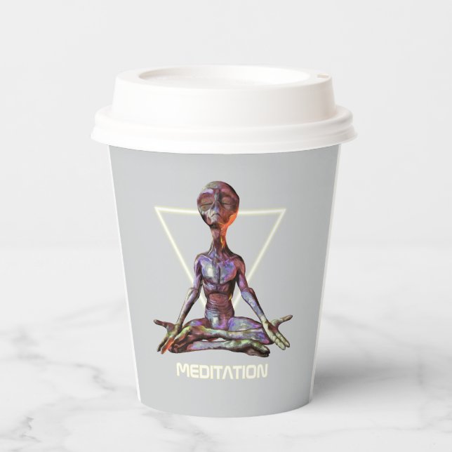 Meditation. Alien in ruhiger Pose Pappbecher (Vorderseite)