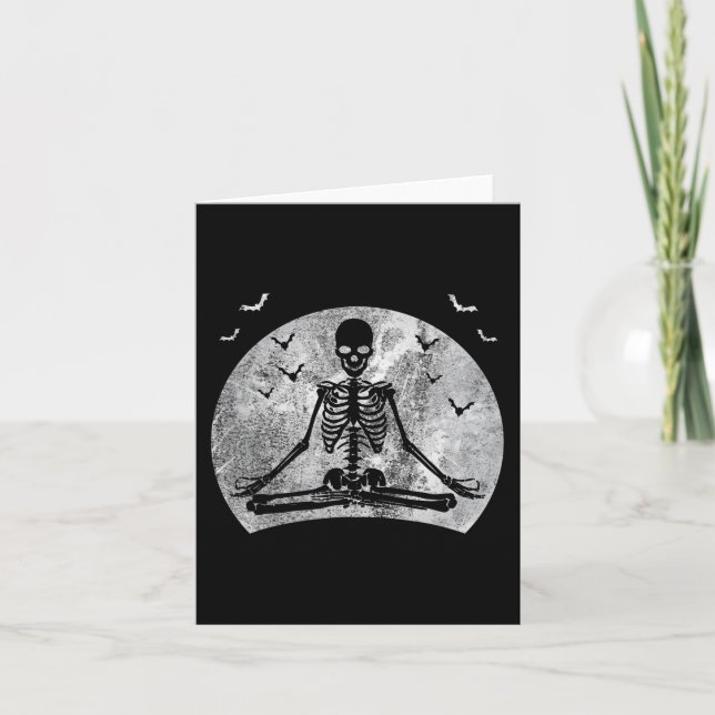 Meditation Skeletton Yoga Lover Halloween Mondkost Karte (Vorderseite)