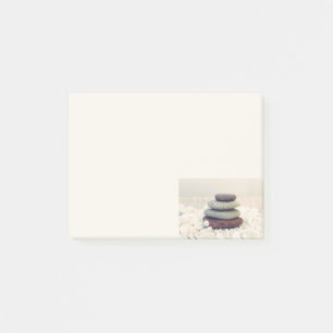 Meditative Cairn für Gesteinsteine Post-it Klebezettel