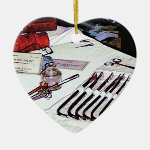 Medizinische Instrumente Keramikornament