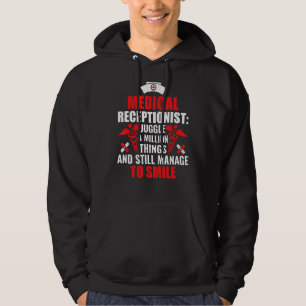 Medizinische Rezeptionistin jongliert Dinge, schaf Hoodie