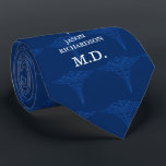 Medizinische Titel-Marine des Caduceus-Name-| Krawatte<br><div class="desc">Medizinische Caduceus-Krawatte im Marineblau, das eine Stelle für Ihren Geschenkempfängernamen im medizinischen Titel kennzeichnet.</div>