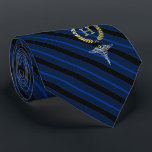 Medizinisches berufliches gerahmtes Monogramm-Blau Krawatte<br><div class="desc">Eine blaue gestreifte personalisierte Krawatte hergestellt zu den medizinischen Fachleuten,  die der erste kennzeichnen oder zum Monogramm des letzten Namens innerhalb eines Imitatgoldwreath.</div>