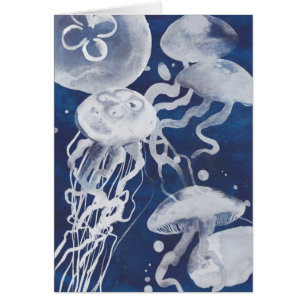 Méduses sur l'arrière - plan de marine