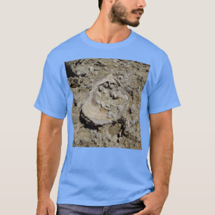 Meeresmuscheln und Foraminifera-Fossilien aus Sand T-Shirt