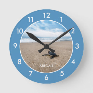 Meeresschildkröte am Strand - kundenspezifische U Runde Wanduhr