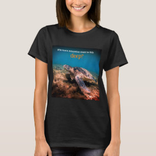 Meeresschildkröten entspannen unter Wasser T-Shirt