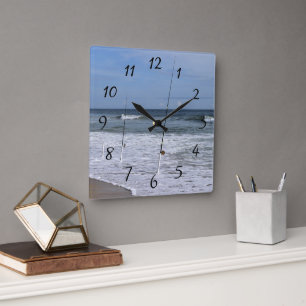 Meereswellen brechen beim Surfen auf Quadratische Wanduhr