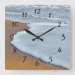 Meereswellen brechen beim Surfen auf Quadratische Wanduhr