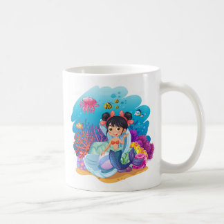 Meerjungfrau unter der Tasse für Strandmädchen