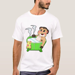 Meerkat am Baden in der Badewanne T-Shirt
