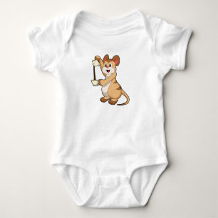 Meerkat mit Kaffeekanne und Kaffee.PNG Baby Strampler
