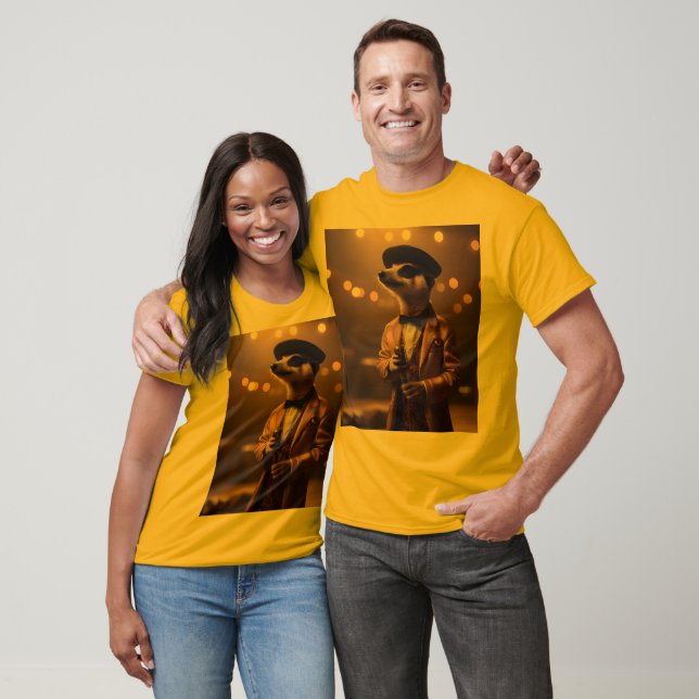 "Meerkat Moonlight: Eine Crooner's Serenade" T-Shirt (Unisex)