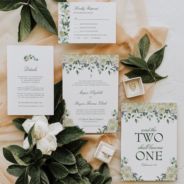 Megan White Roses & Greenerity Katholische Hochzei Einladung (Megan white floral Catholic wedding invitation with elegant greenery.)