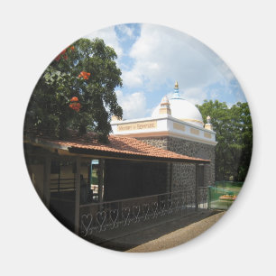 Meher Babas Grab Magnet