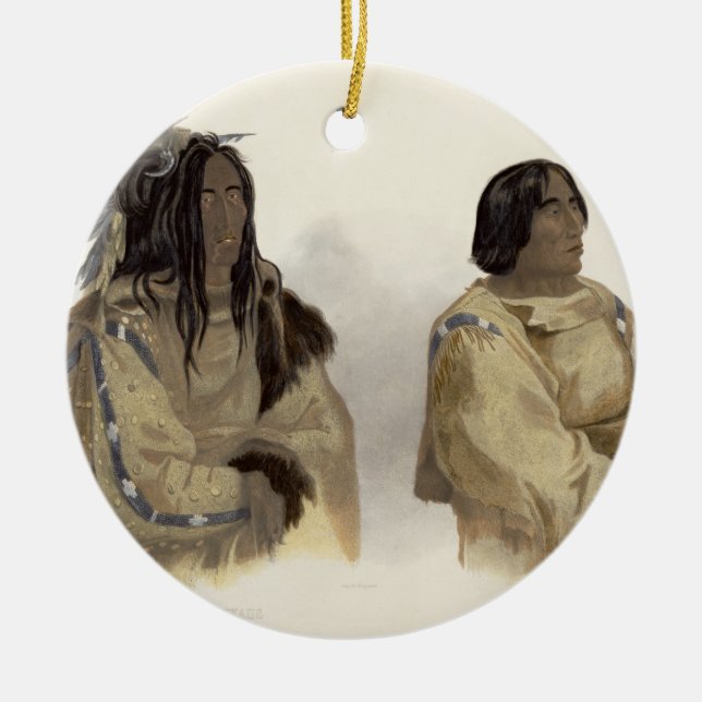Mehkskeme-Sukahs, Blackfoot Leiter und Keramik Ornament (Vorne)