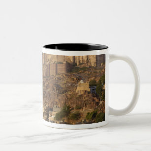 Mehrangarh Fort von Jodhpur. Rajasthan, INDIEN. Zweifarbige Tasse