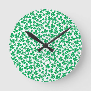 Mehrere Kleeblätter Runde Wanduhr