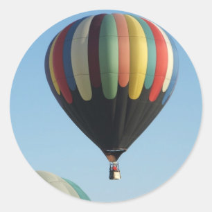 mehrfarbige Heißluftballons Runder Aufkleber