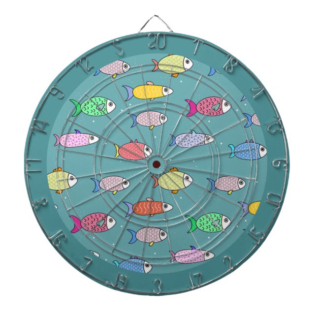 mehrfarbiger Fisch auf Aquamarin Dartscheibe (vorne)