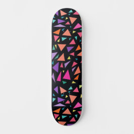 Mehrfarbiges Dreiecks geometrisches Muster Skateboard