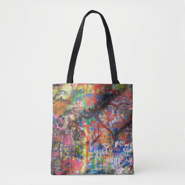 mehrfarbiges Graffiti an der Betonwand Tasche (Vorderseite)