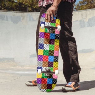 mehrfarbiges Patchwork Quilt Polka Dots Skateboard