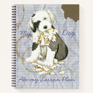 Mein alter englischer Sheepdog hat meinen Lektions Notizbuch