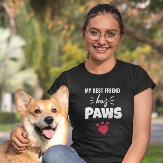 Mein bester Freund hat einen weißen Text von Paws  T-Shirt (Von Creator hochgeladen)