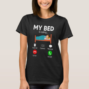Mein Bett ruft Telefonbildschirm ab und klopft T-Shirt
