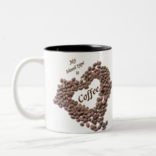 Mein Bluttyp ist Kaffee liebt Koffein Zweifarbige Tasse
