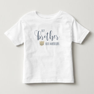 Mein Bruder hat SCHNURRBART typografie Kleinkind T-shirt