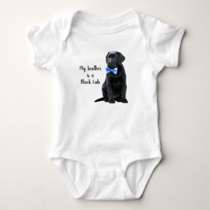 Mein Bruder ist Black Lab - Black Labrador Retriev Baby Strampler