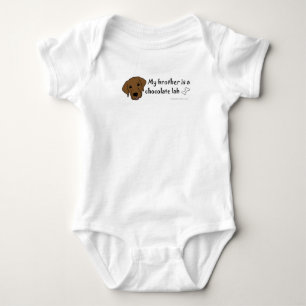 Mein Bruder ist ein Chocolate Lab Baby Strampler