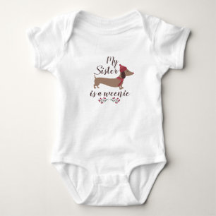 Mein Bruder ist ein Würstchen - Dackel Baby Girl Baby Strampler