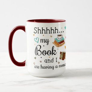 Mein Buch und ich haben einen Moment Tasse