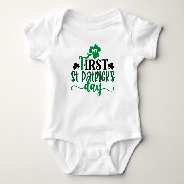 Mein erster St. Patrick's Day Baby Strampler (Vorderseite)