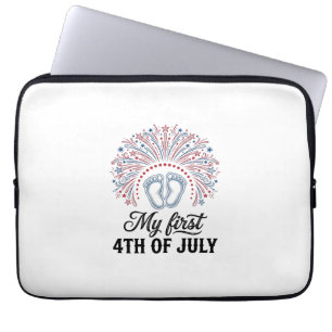Mein erstes 4. Juli Baby Füße Patriotisches Shirt Laptopschutzhülle