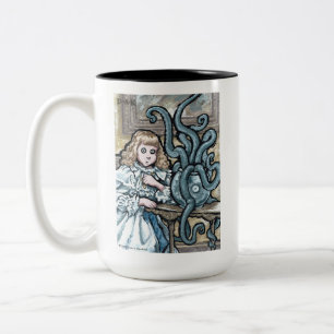 Mein erstes Haustier #7 - Surreal Odd Goth Creatio Zweifarbige Tasse