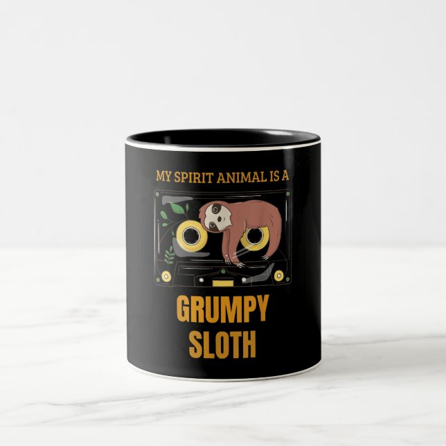 Mein Geisttier ist ein gruseliger Faultier Zweifarbige Tasse (Mittel)