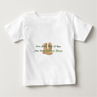 Mein Held trägt Kampf-Stiefel Baby T-shirt