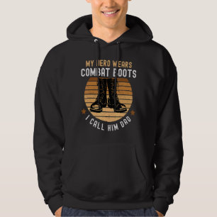 Mein Held trägt Kampfstiefel Vatertag 2022 1 Hoodie