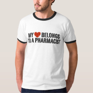 Mein Herz gehört einem Apotheker T-Shirt