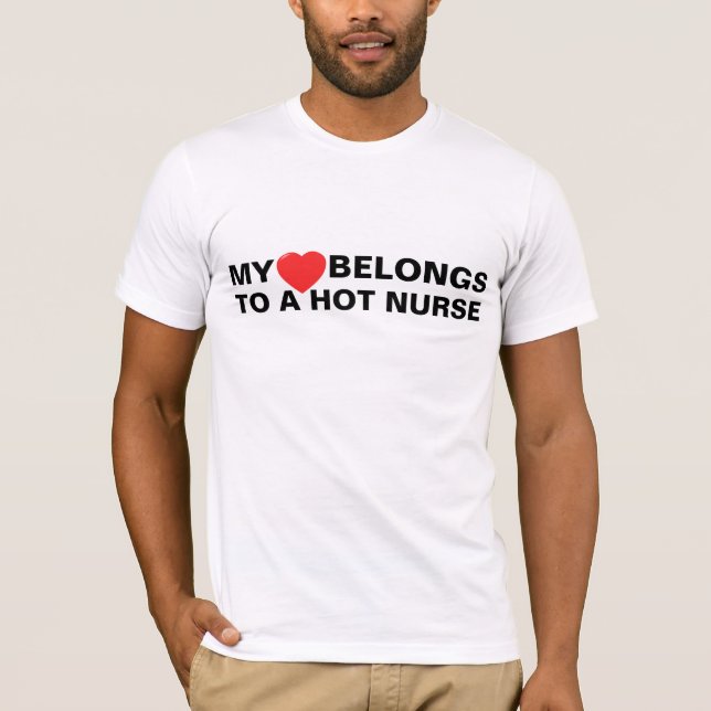 Mein Herz gehört einem heißen T-Shirt (Vorderseite)