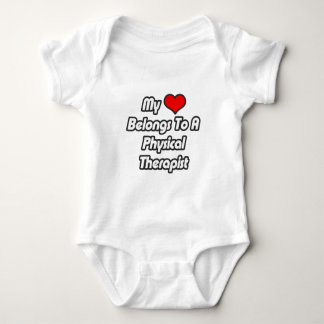 Mein Herz gehört einem Physiotherapeuten Baby Strampler