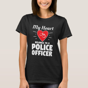 Mein Herz gehört einem Polizeibeamten Ehefrau Husb T-Shirt