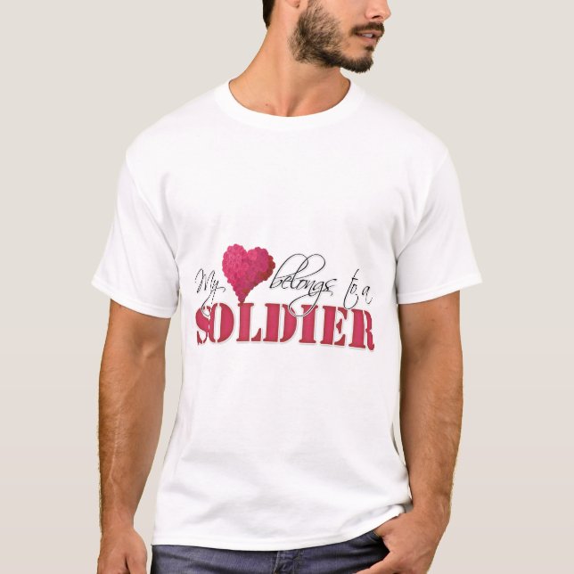 Mein Herz gehört einem Soldaten T-Shirt (Vorderseite)